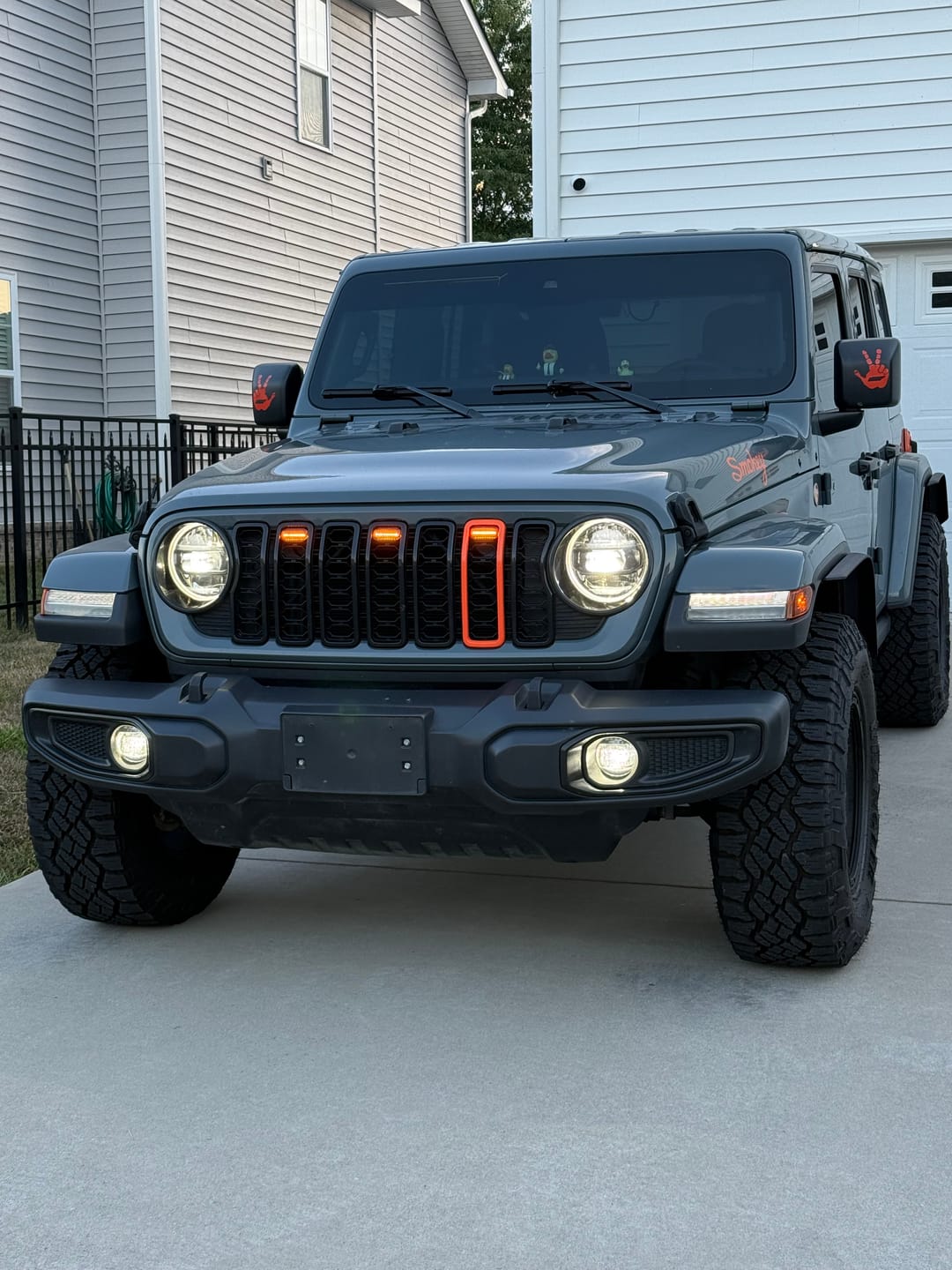 Customer photo review of Prerunner Amber/RGB Grille Lights for 24-25 JL JT Grille