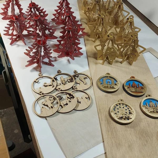 Customer photo review of 3D Christmas tree ball ornaments 13 bundle laser cut svg file