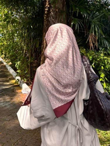 Customer photo review of Dahulu Square (Brown)