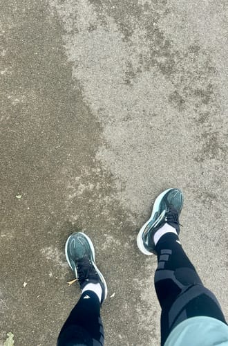 Customer photo review of Summer Compression Sleeves V2 for Knees and Legs