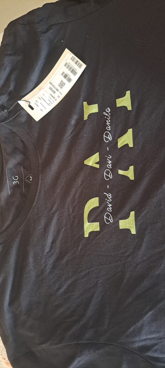 Customer photo review of Camiseta Personalizada MÃE / PAI E FILHOS - Algodão Peruano