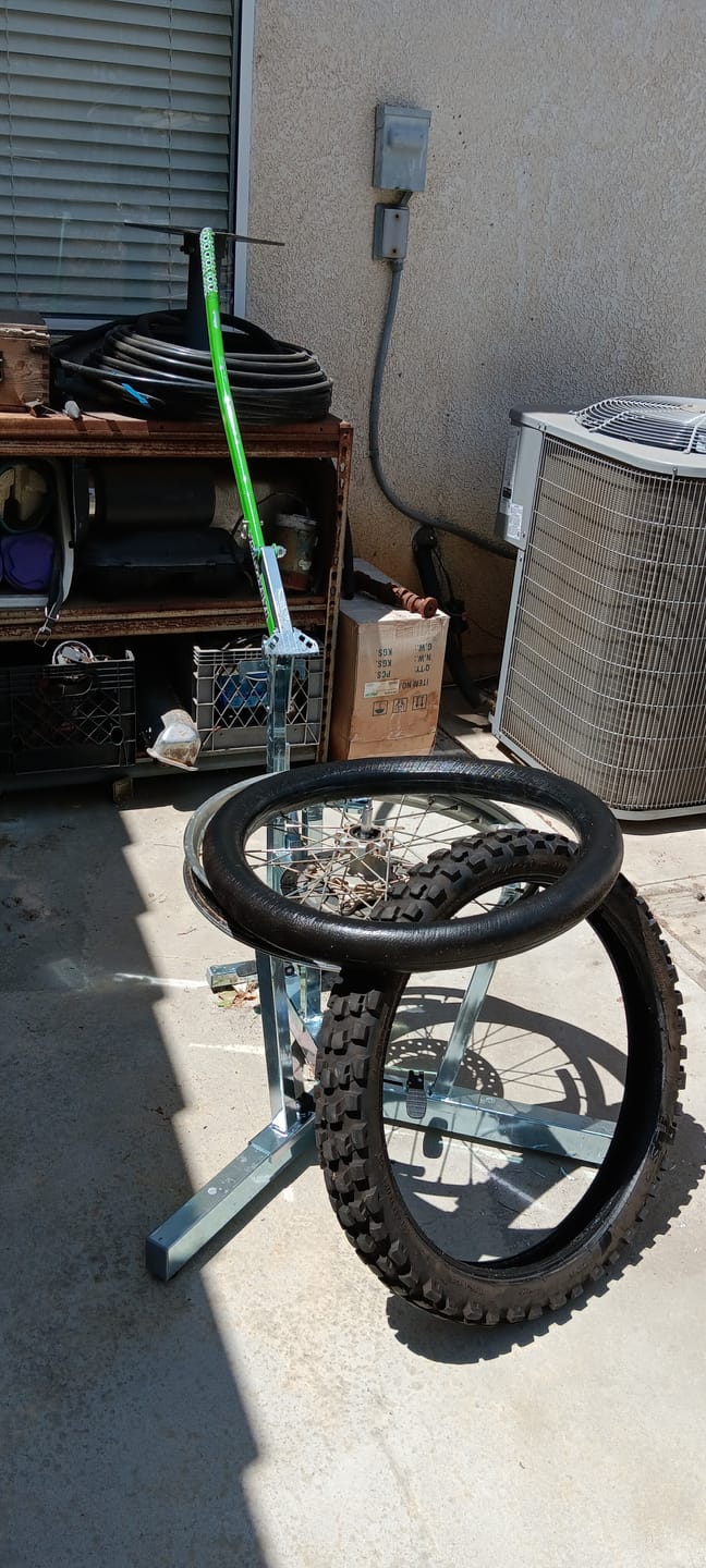 Customer photo review of 12-18mm spindle for Dirt Bike Tire Changer