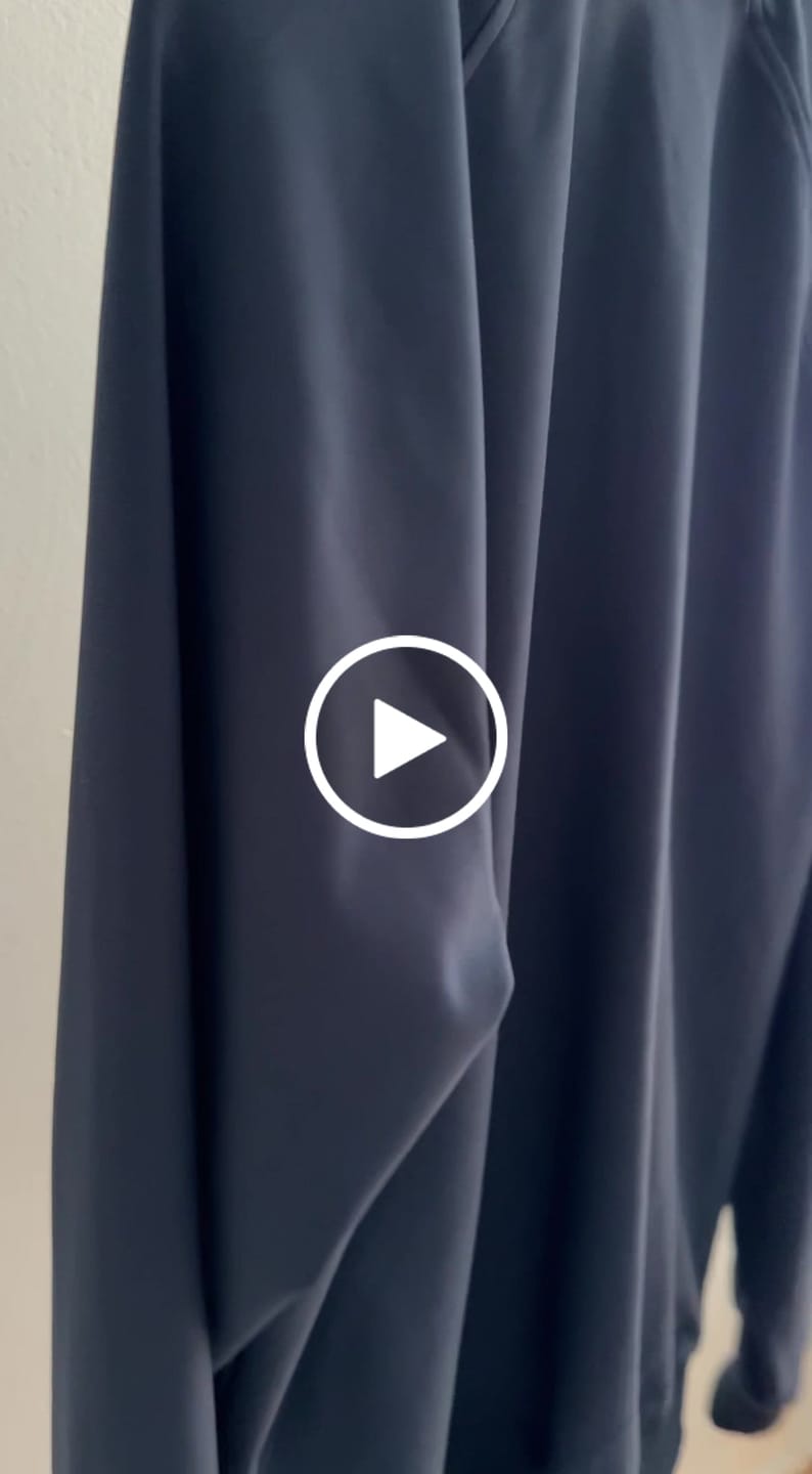 Customer video review of SAEBIS® SPORTS Herren Trainingsjacke navyblau mit Stickerei