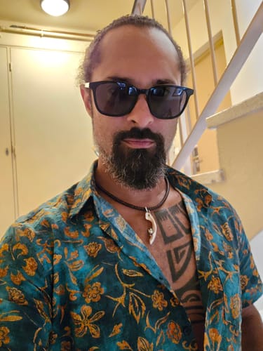 Customer photo review of Chemise hawaïenne à manches courtes et poche à imprimé floral pour homme