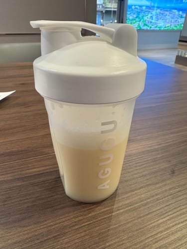 Customer photo review of 【限時8折】女神推薦組 草飼乳清 | 24 入 + 經典搖搖杯（顏色任選）