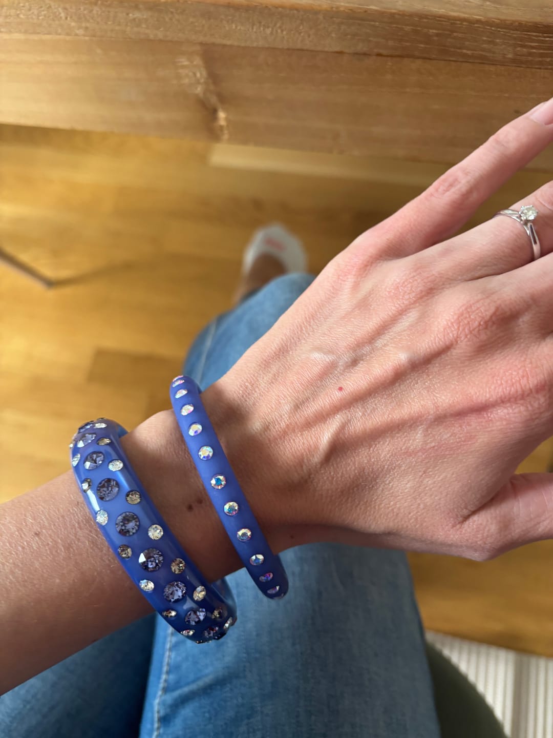Customer photo review of Piccolo Armreif Bari in Very Peri Lila
