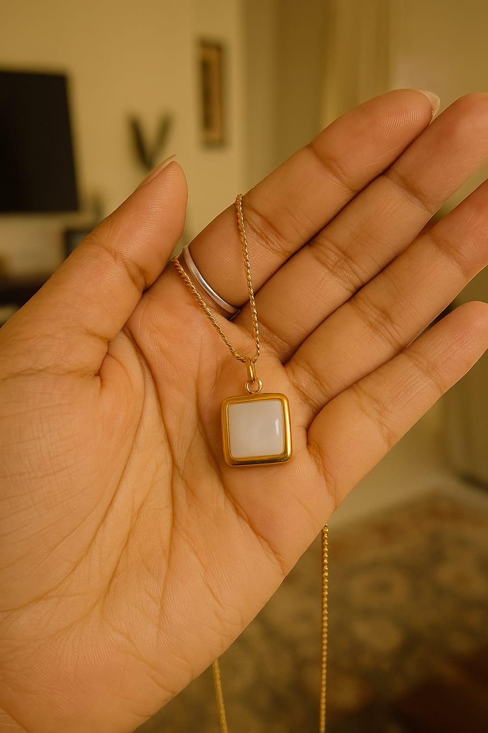 Customer photo review of Square Pendent Gold Chain Necklace