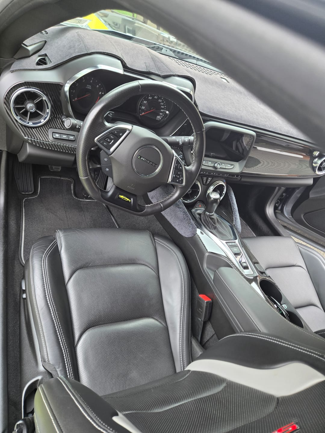 Customer photo review of 2016-2024 Chevy Camaro Real Carbon Fiber Driver Side Dash Overlay