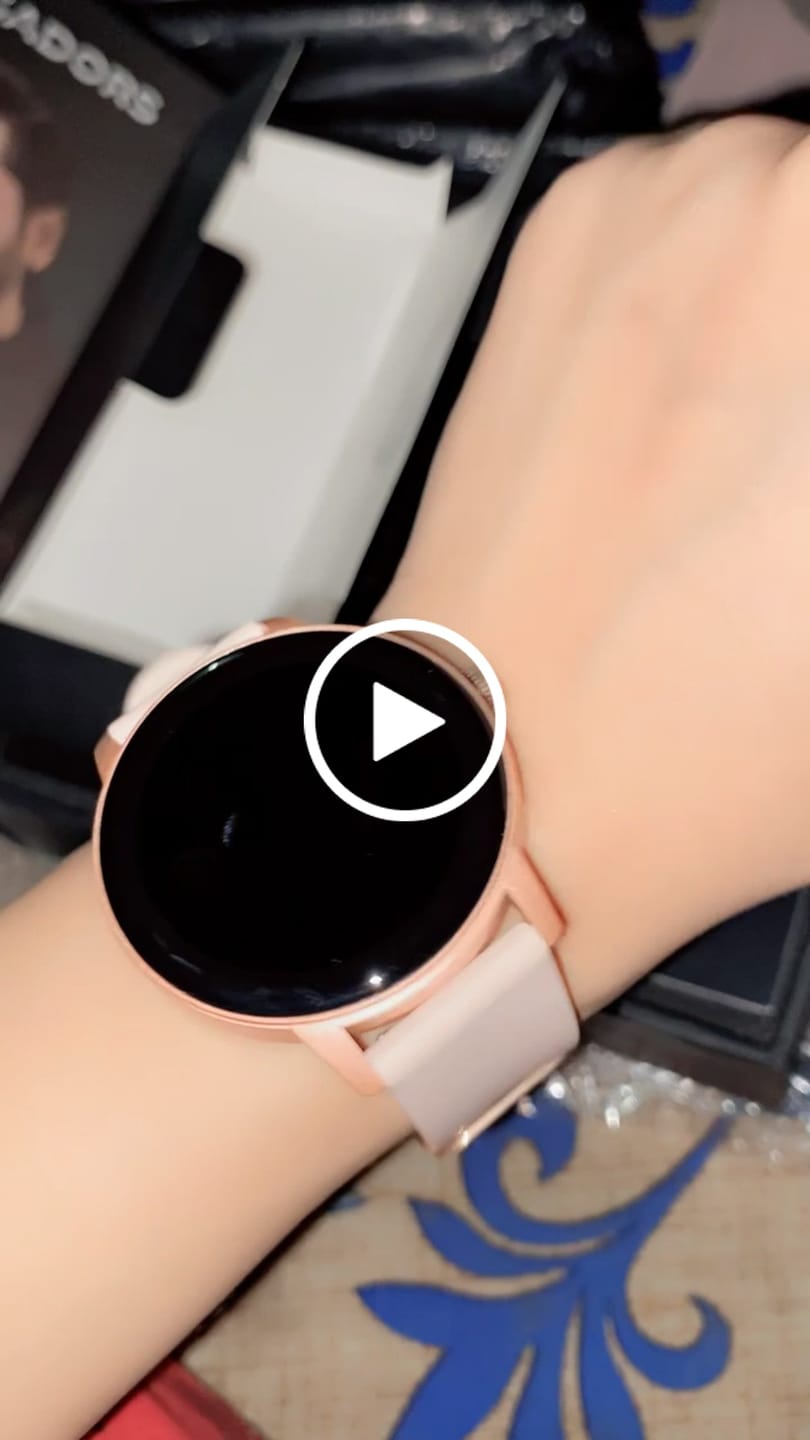 Customer video review of Valentina Smartwatch