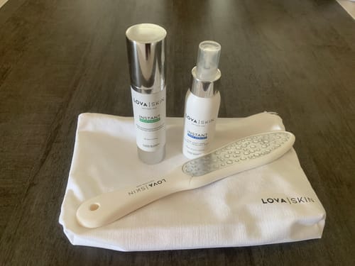 Customer photo review of LOVASKIN INSTANT FOOT PEEL Deluxe Kit - 25 applications or less than 3.20 per treatment