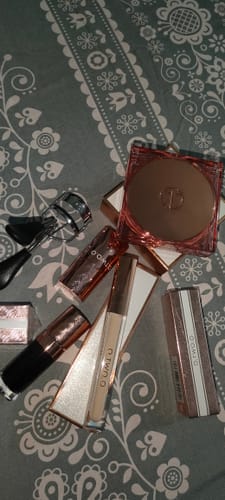 Customer photo review of O.TWO.O SMOOTH MIST MIRROR LOCKING POWDER