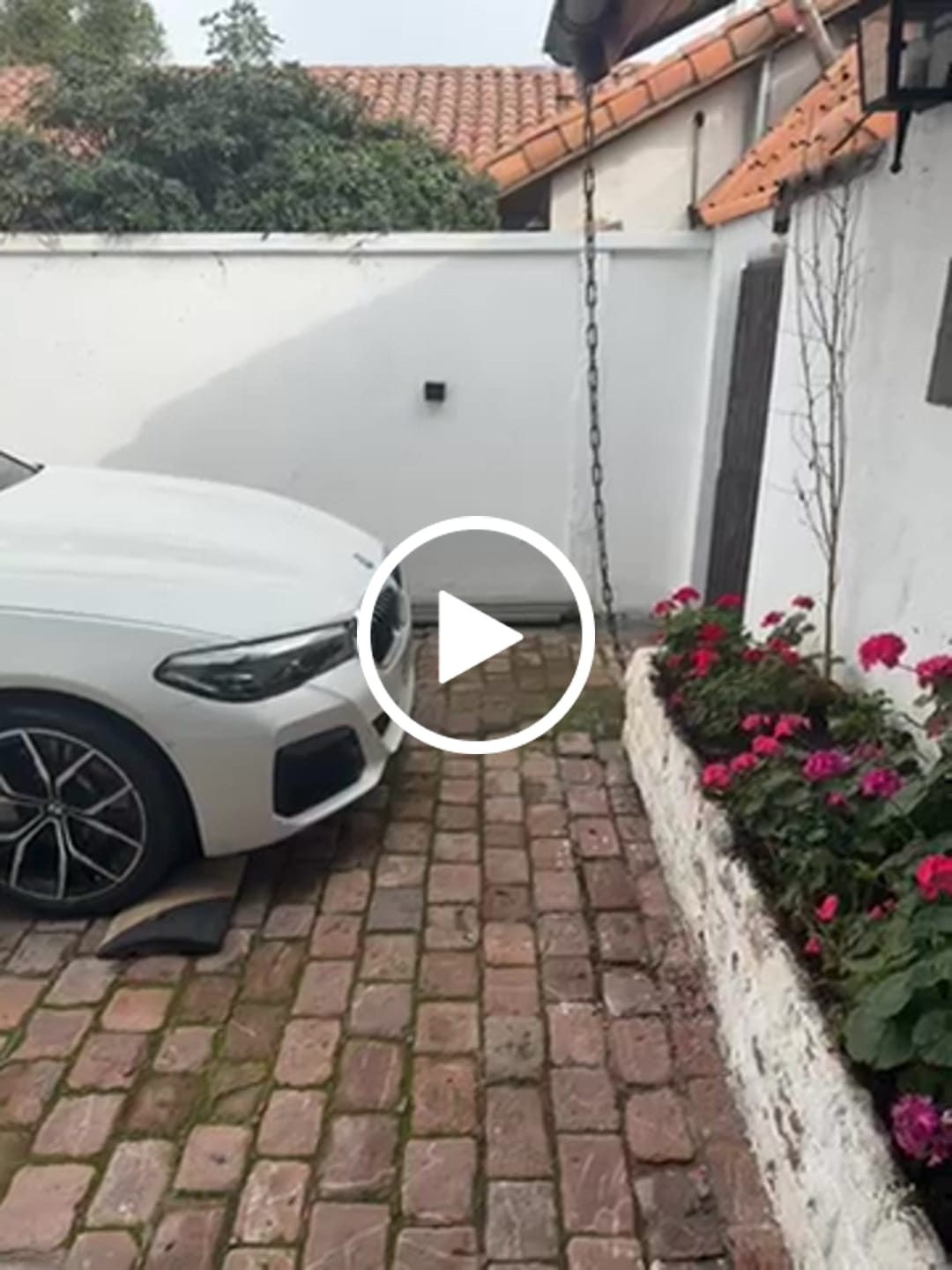 Customer video review of Apliqué Cuadrado Solar - Haz de Luz Ajustable / Luz Cálida y Fría / IP65