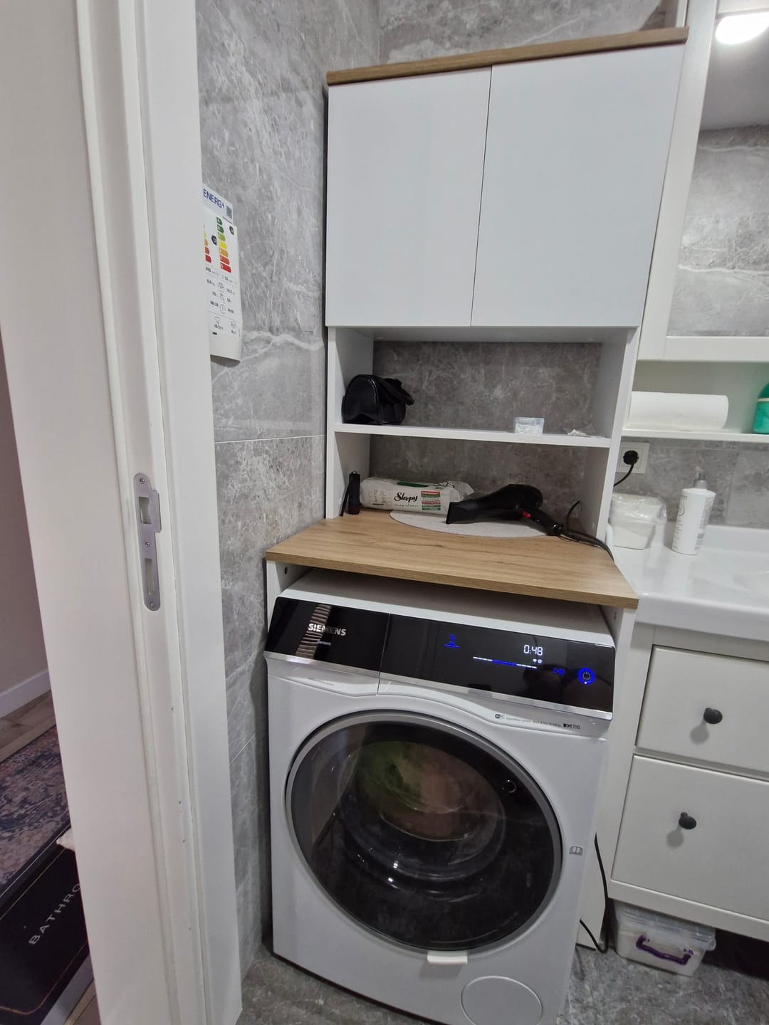 Customer photo review of Rani KD101 Çamaşır Makinesi Dolabı 3 Raflı Kapaklı Banyo Dolabı Beyaz - Sepet Ceviz