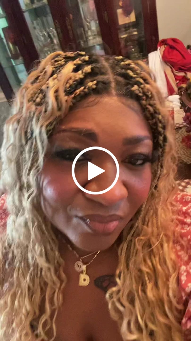 Customer video review of 24" Swiss HD Full Lace Lightweight Human Hair Curls Boho Box Braided Wig