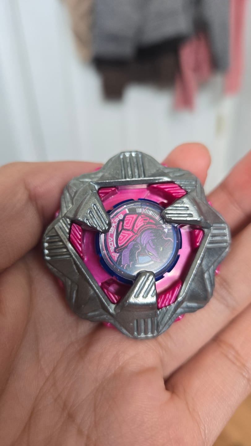 Customer photo review of [Pre-Order] Takara Tomy Beyblade X CX-08 CerberusFlame W5-80WB Vol 7 Random Booster