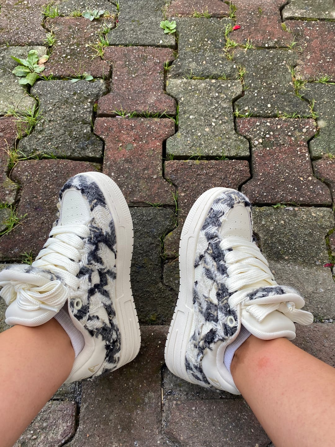 Customer photo review of Wolf Double Tongue Sneakers