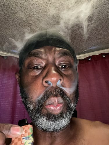 Customer photo review of Elf THC Vape Limited Edition Bars - HAHA Psycho Punch