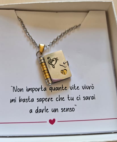 Customer photo review of Collana Libro con Dedica ✦ Io come Te Cerco Solo L'Amore