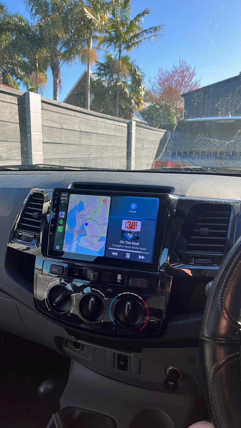 Customer photo review of Toyota Hilux N70 2005–2015 DSR Head Unit