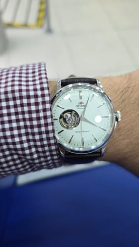 Customer photo review of Reloj Orient Automatic RA-AG0002S Open Heart Cuero 40 mm