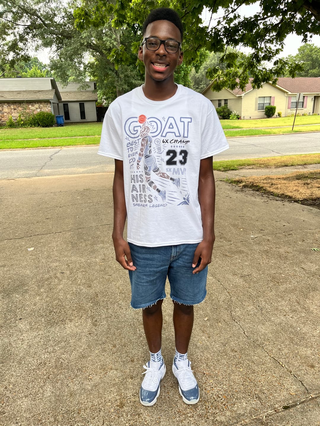 Customer photo review of GOAT T-Shirt Matching Jordan 11 Low Diffused Blue