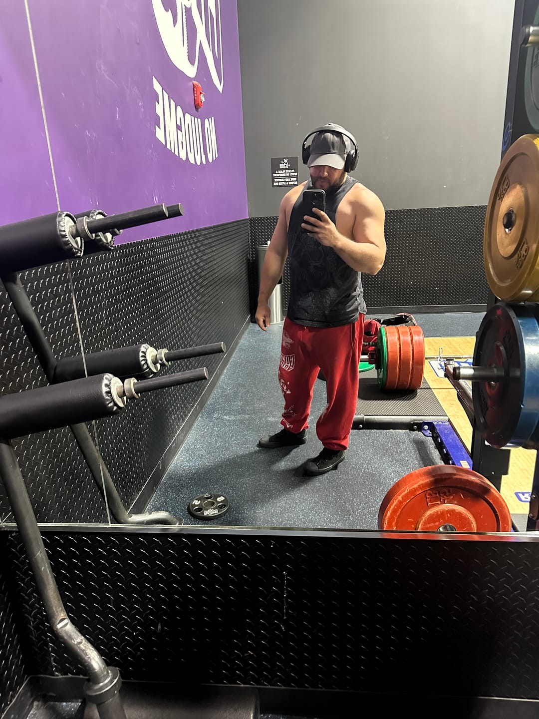 Customer photo review of 2143 - Golds Gym Immortal Joggers