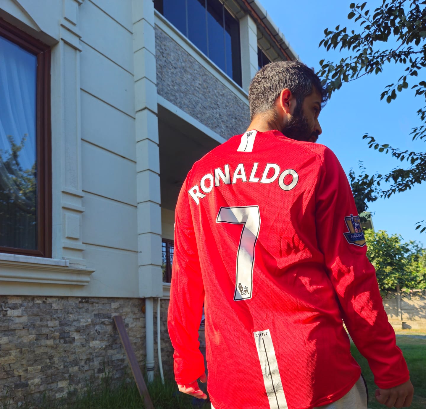 Customer photo review of Cristiano Ronaldo Manchester United 2008 Champions Leage Final Moscow Retro Long Sleeve Jersey