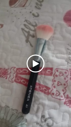 Customer video review of RUNWAY COLLECTION - JL1 BROCHA PARA RUBOR