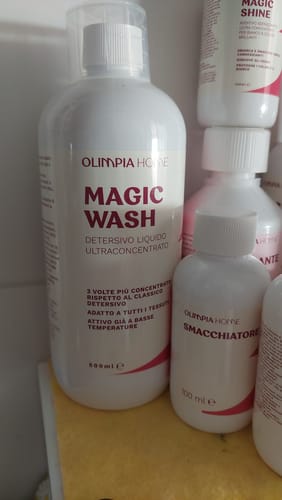 Customer photo review of Magic Wash - Il Detersivo Professionale per un Bucato Perfetto
