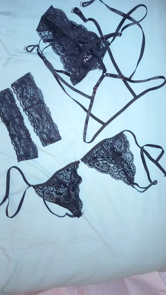 Customer photo review of Elegant Floral Lace Lingerie Set