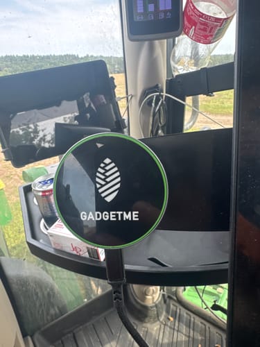 Customer photo review of NEU! Gadgetme MagSafe Handyhalterung mit Ladefunktion 15W