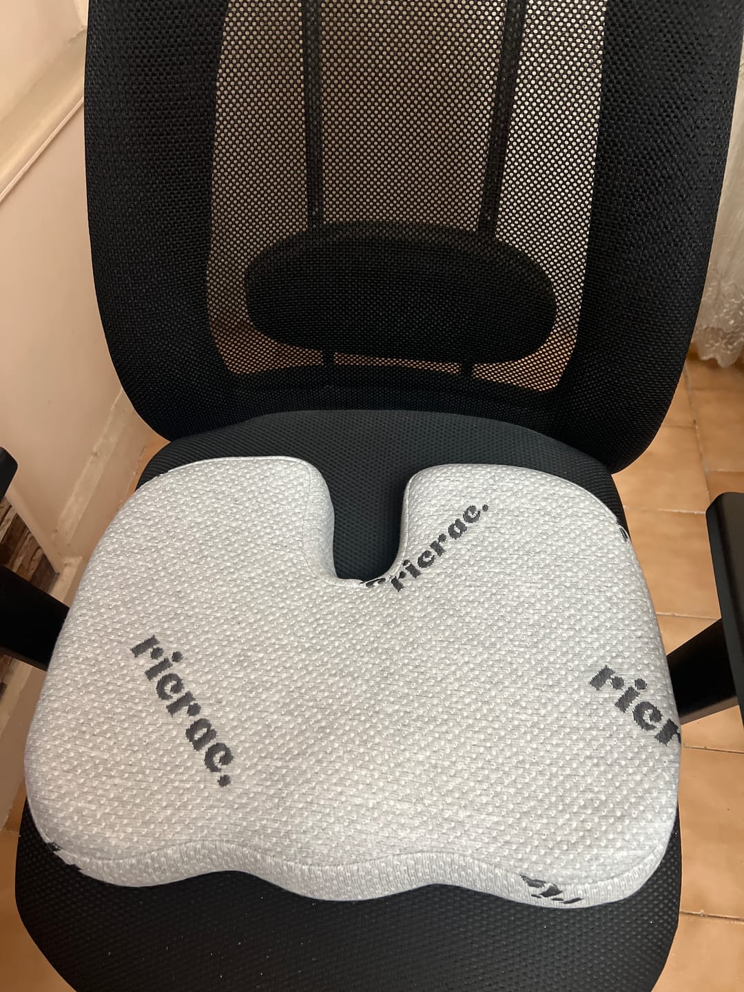 Customer photo review of Rall- Portable Tailbone Cushion