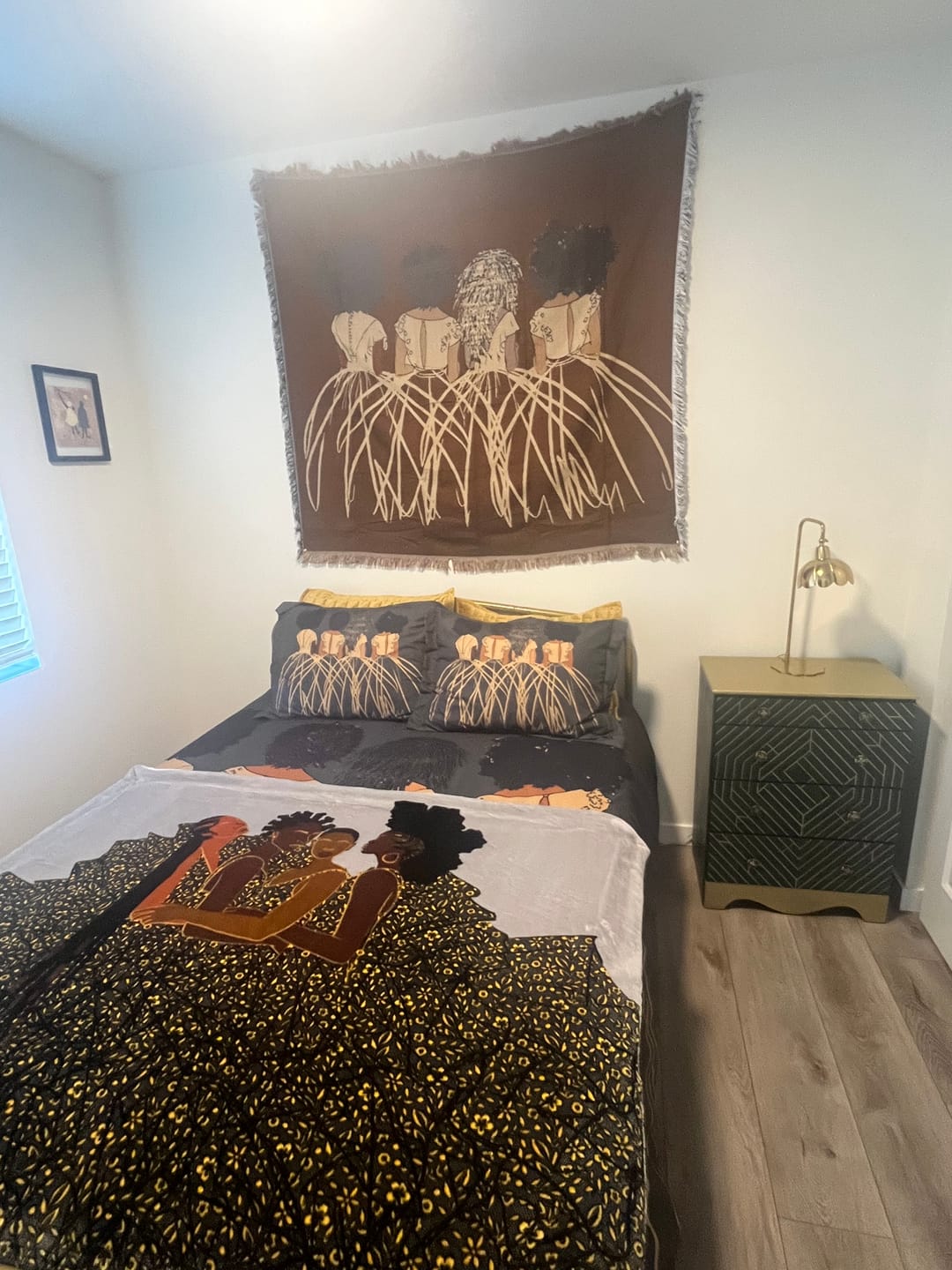 Customer photo review of Luxe Sherpa Fleece Throw Blanket