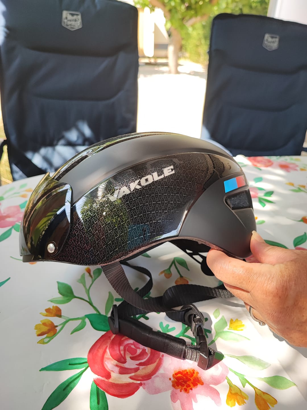 Customer photo review of Vakole Integrally Molded Bicycle Helmet with Magnetic Goggles