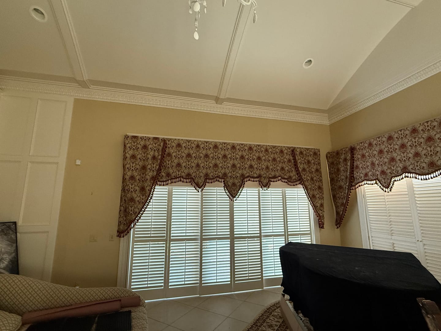 Customer photo review of Versailles Damask Brocade Chenille Woven Jacquard Fabric | 6 Colors