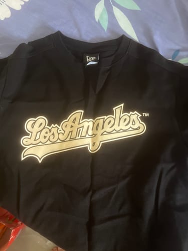 Customer photo review of Los Angeles Dodgers Engineered Comfort Black Short Sleeves T-Shirt