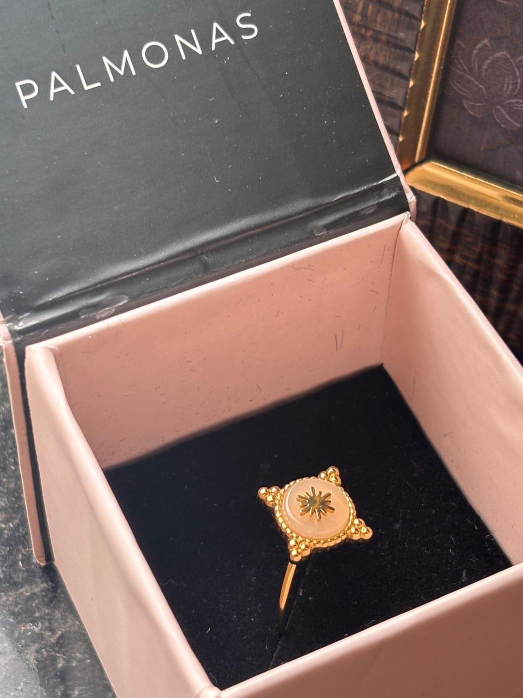 Customer photo review of Golden Snowflake Vintage Ring