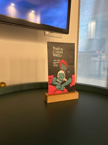 Customer photo review of Cartolina con stand: Cosa Avremmo Perso