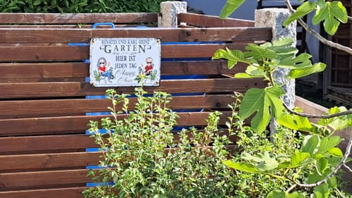 Customer photo review of Personalisiertes Gartenschild mit Namen Anpassbar