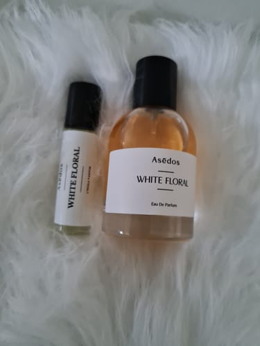Customer photo review of WHITE FLORAL EAU DE PARFUM