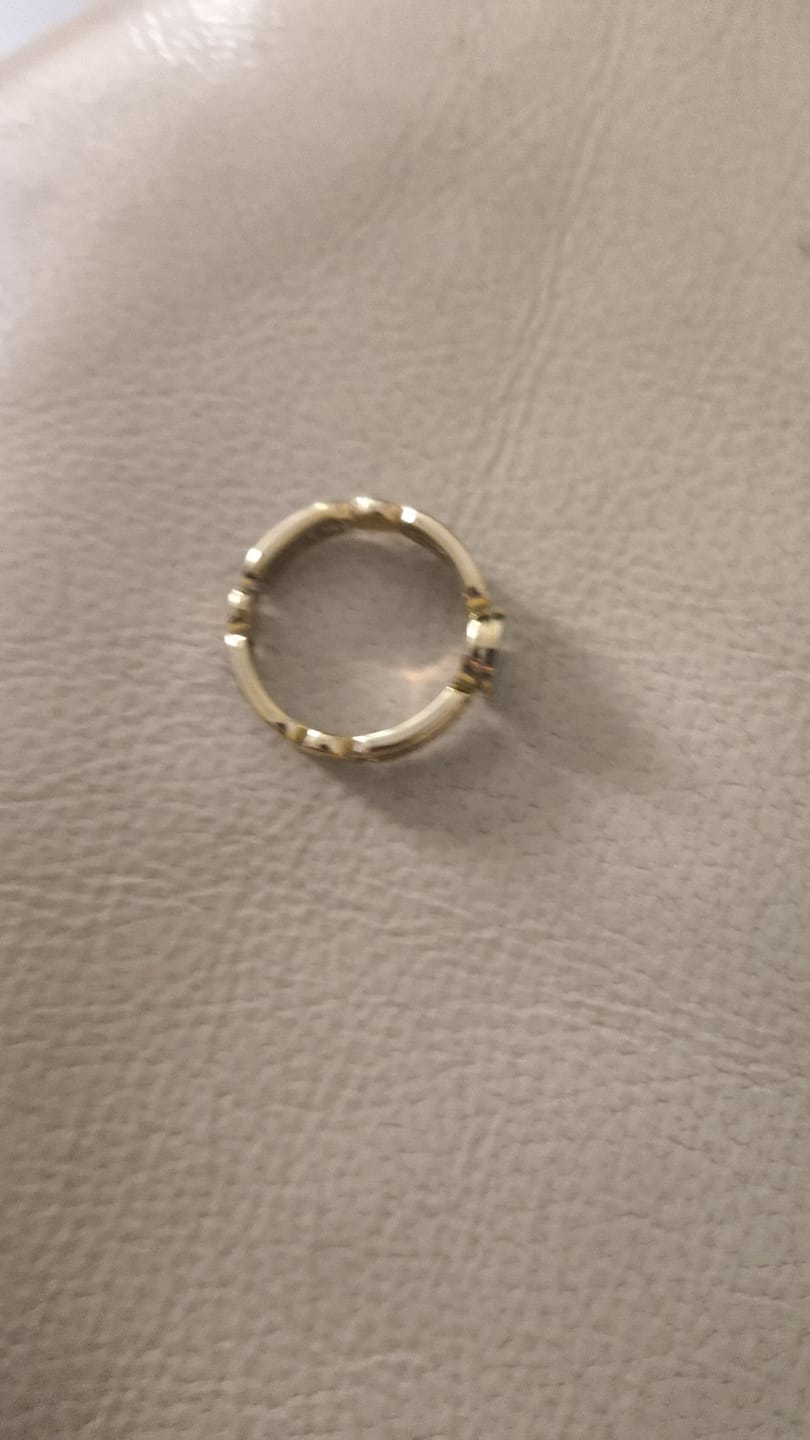 Customer photo review of Anel Athena Pedra Madrepérola Banhado em Ouro 18K