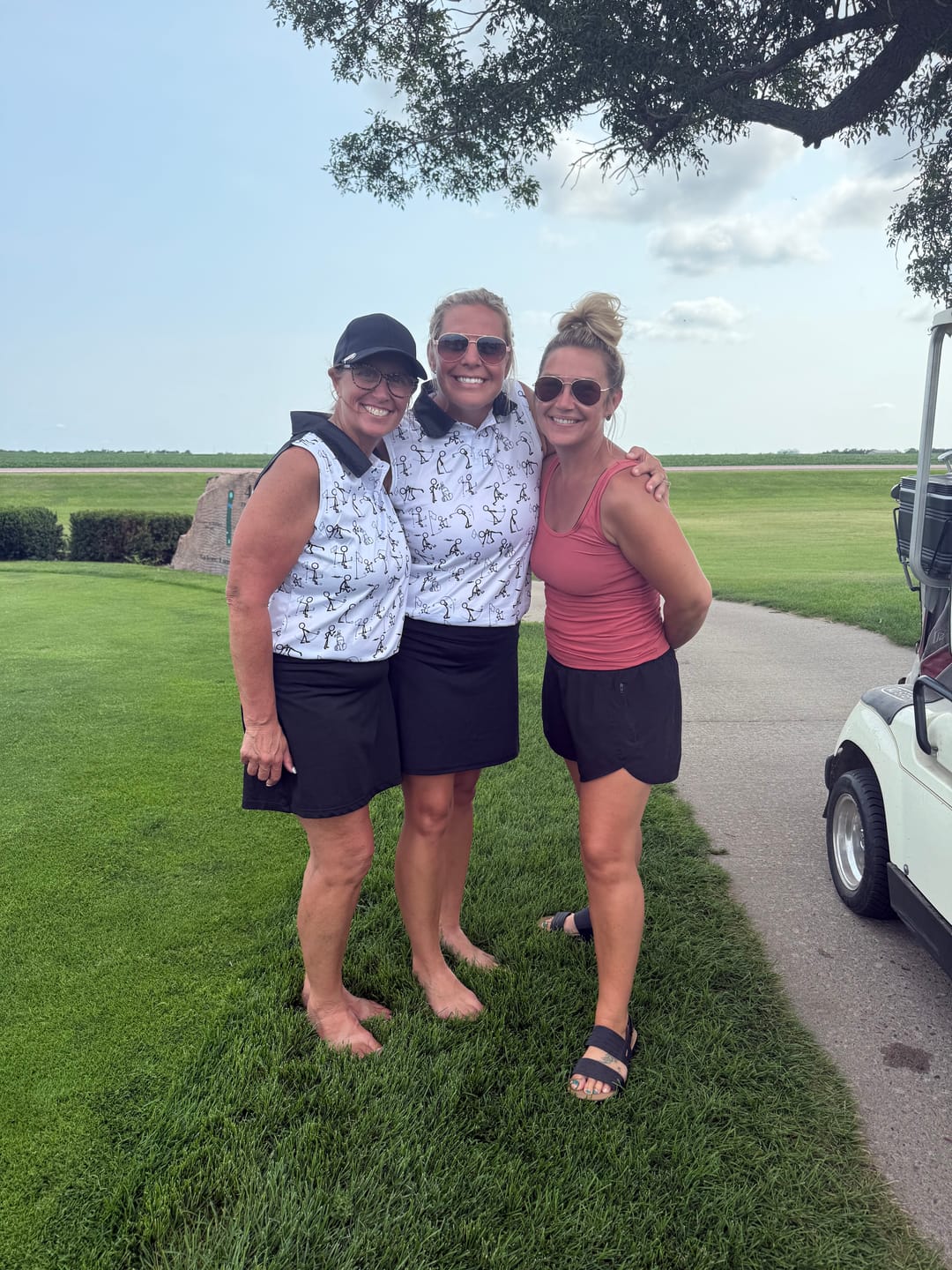 Customer photo review of Stickfigures Womens Sleeveless Golf Shirts, Black And White Funny Golf Shirts Women I0146