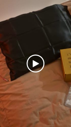 Customer video review of Funda Queen 100% Seda Negra | Flash Night