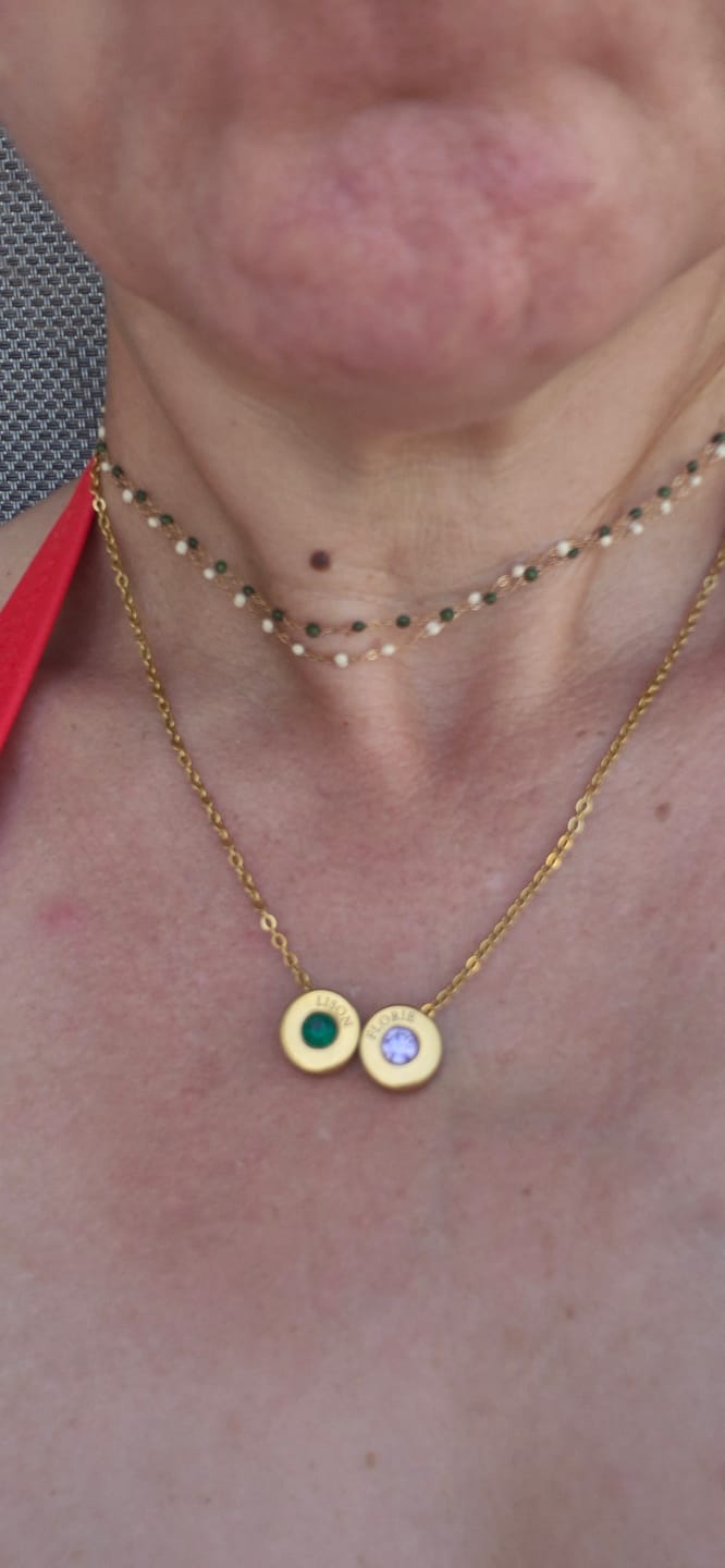 Customer photo review of Collier Perles Gravées avec Prénoms & Pierres de Naissance