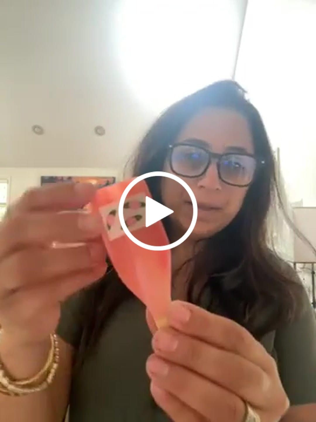 Customer video review of Large Rose Wine Bottle Hair Claw Clip