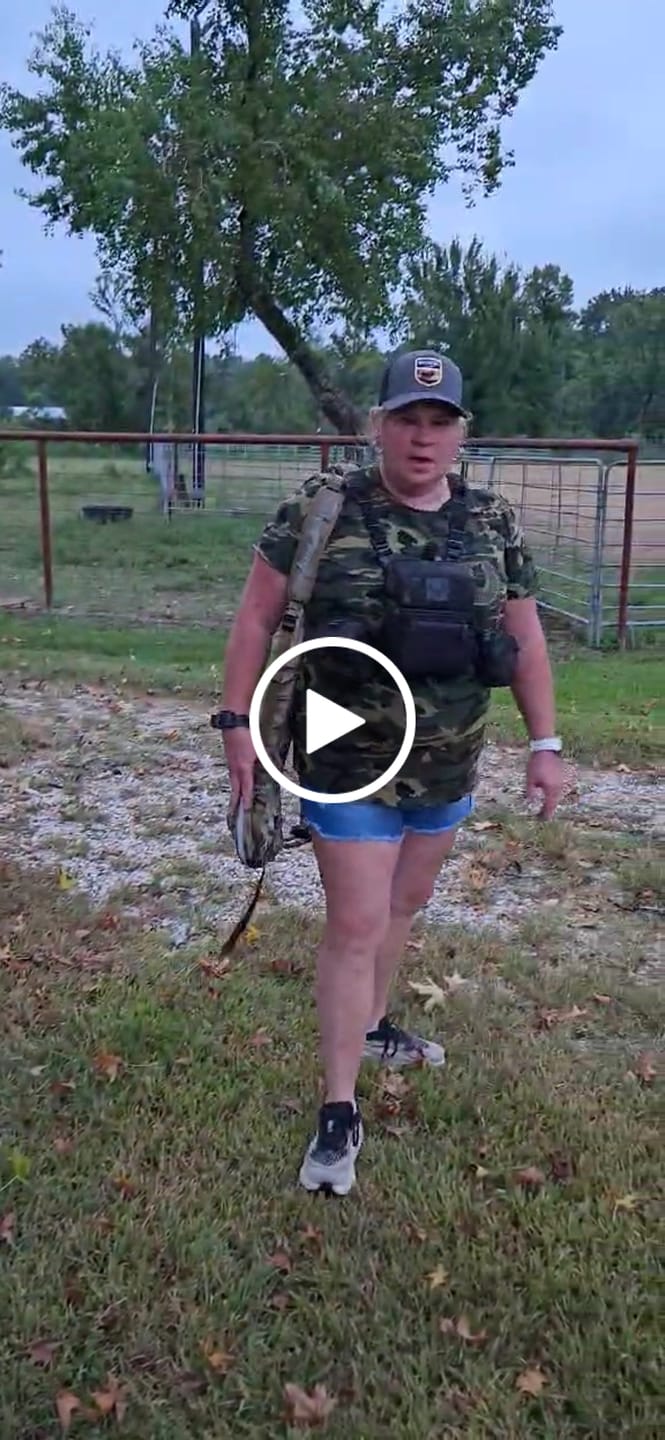 Customer video review of Muley Freak Bow Cover/Sling
