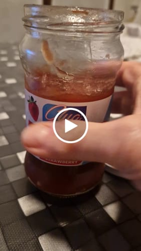 Customer video review of Confettura ZERO alla fragola