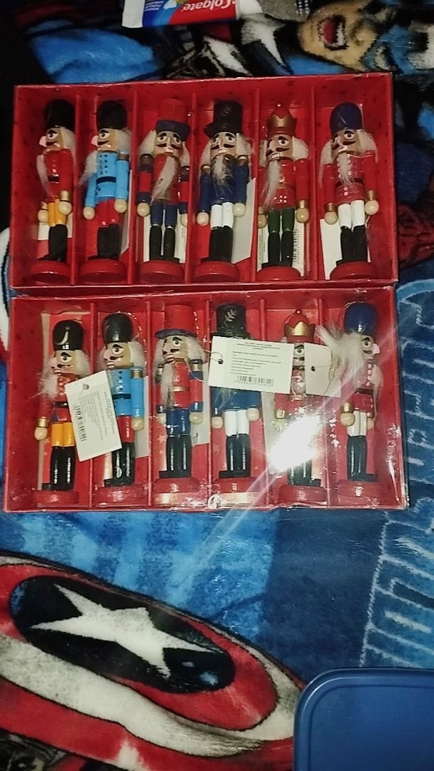 Customer photo review of Enfeite Soldado Quebra-Nozes Natal Kit Decorativo Tradicional
