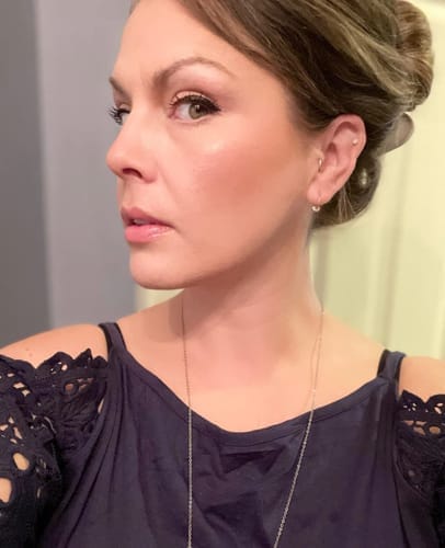 Customer photo review of Glow Gallery Highlighting Eye & Cheek Palette