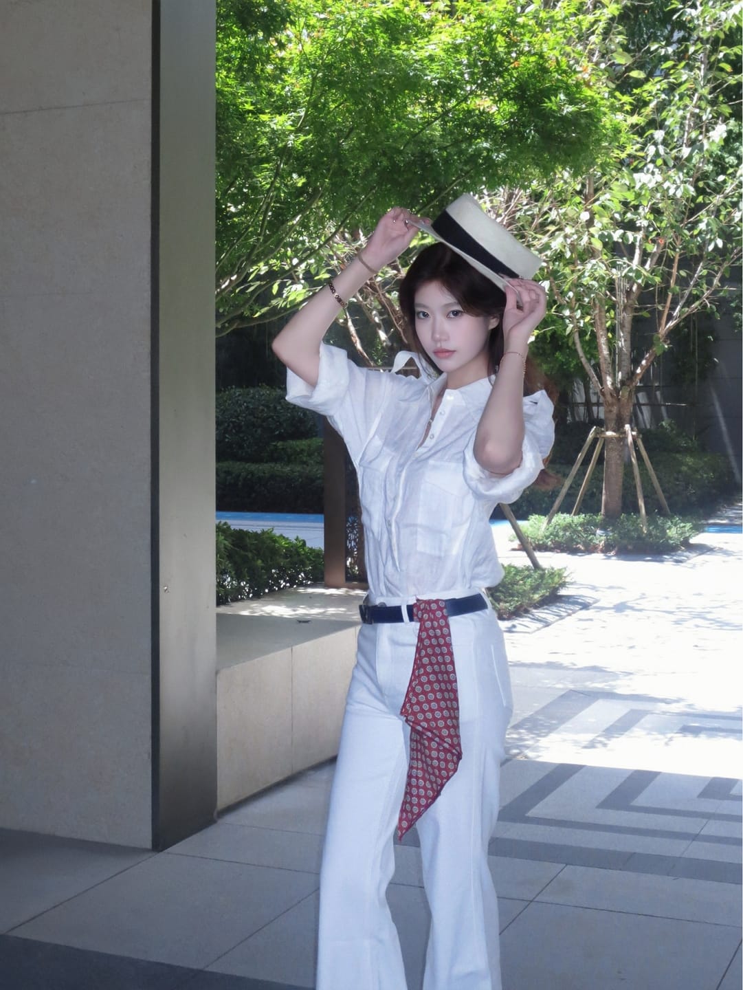 Customer photo review of ROVENTE Flared High-Rise Jeans with Tailored Fit
